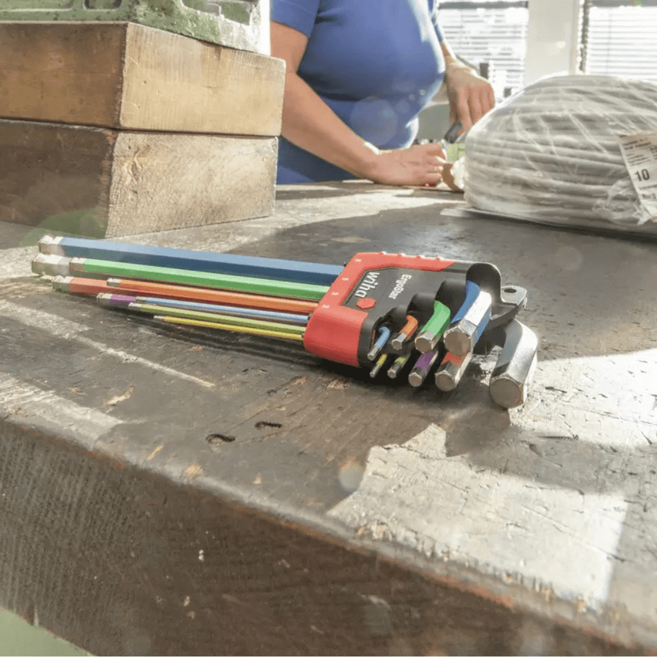 Set cu 9 chei imbus hexagonale din otel 1.5-10mm Wiha 43850