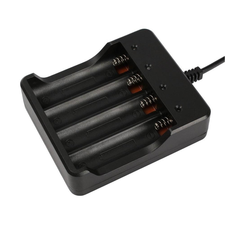 Incarcator cu 4 porturi pentru acumulatori Litiu 18650 3.7V